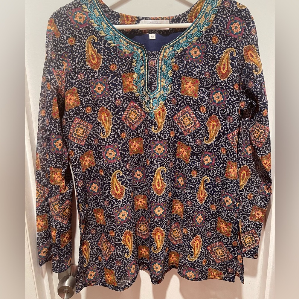 Caribbean Ashe's Collection Paisley Print with embroidery accents Women's Top M